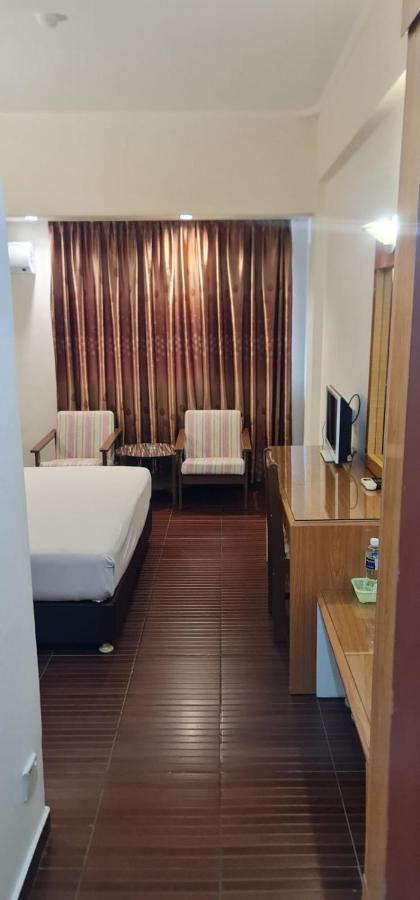 Paradise Hotel Tanjung Pinang Exterior foto