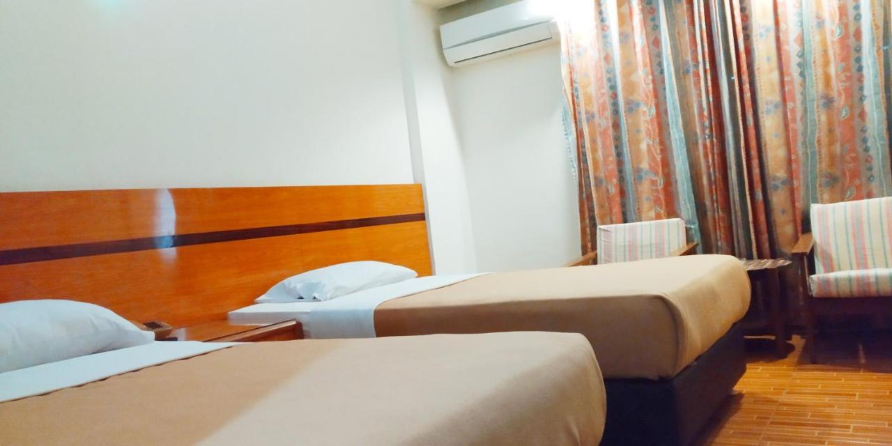 Paradise Hotel Tanjung Pinang Exterior foto